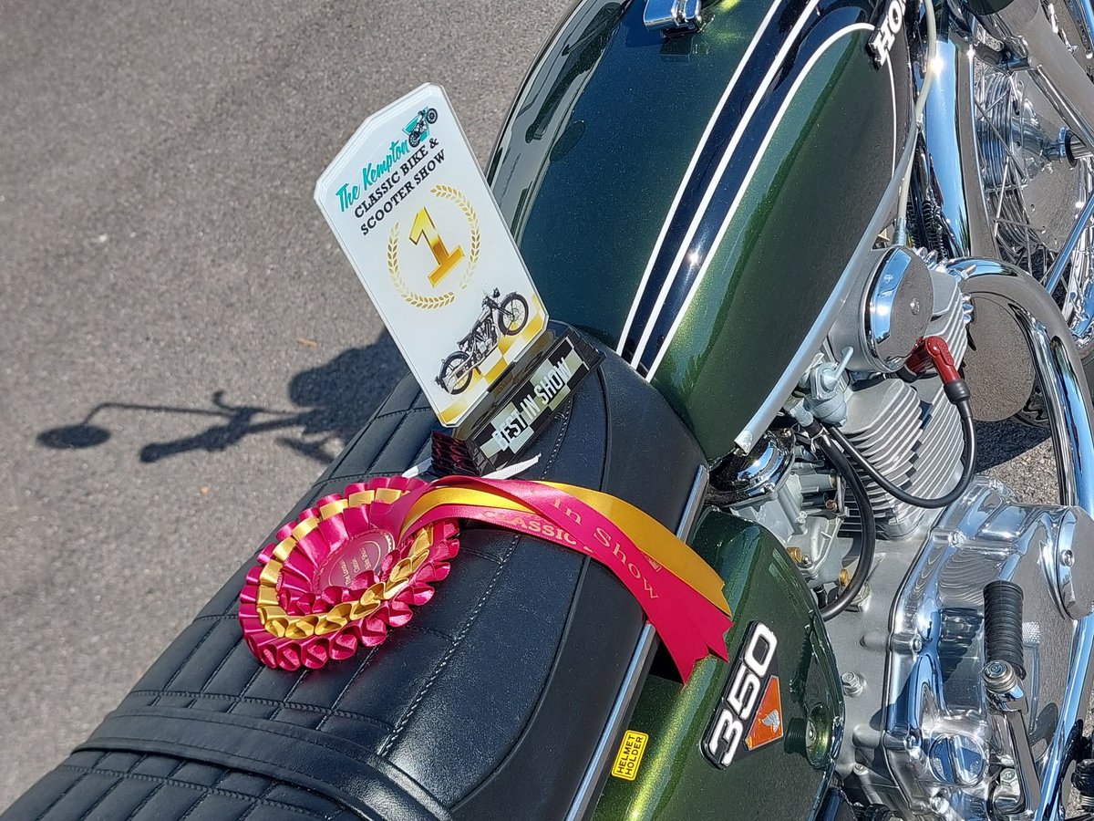MartinShort69's tweet photo. More wins for the 1973 Honda CB350K4 🏆 🏆 🏆 https://t.co/bmxuAAkeEN