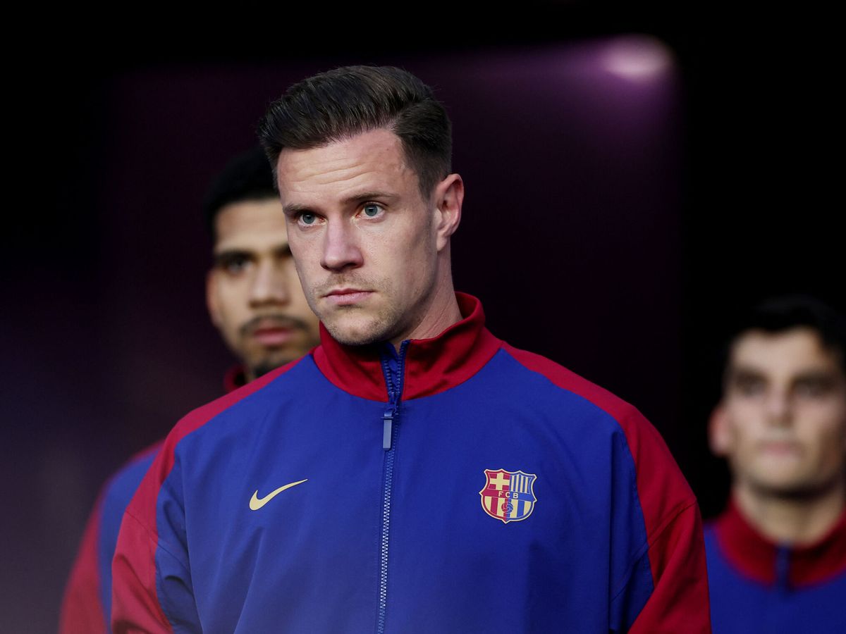 Ter Stegen se niega a firmar y compartir el informe médico para La Liga en el que indica que estará entre 3 y 4 meses de baja.

Recordemos que él mismo se puso de plazo 3 meses.

Simplemente no le da la gana.

Este SINVERGÜENZA no se merece llevar el escudo del Barça en el pecho.