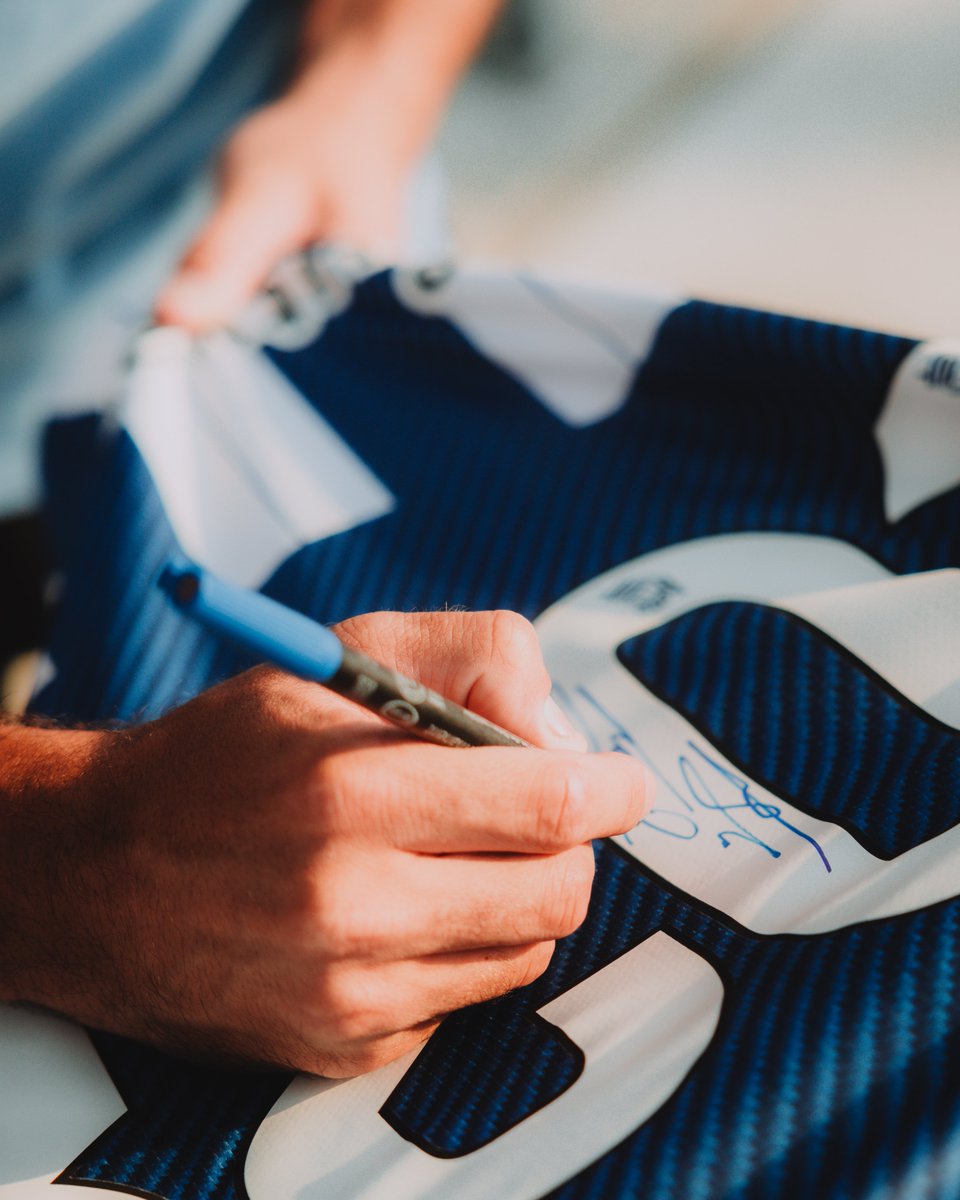 RealSociedadEUS's tweet image. Bere kamiseta sinatuta nahi al duzu?

🔃 RT eta parte hartu.