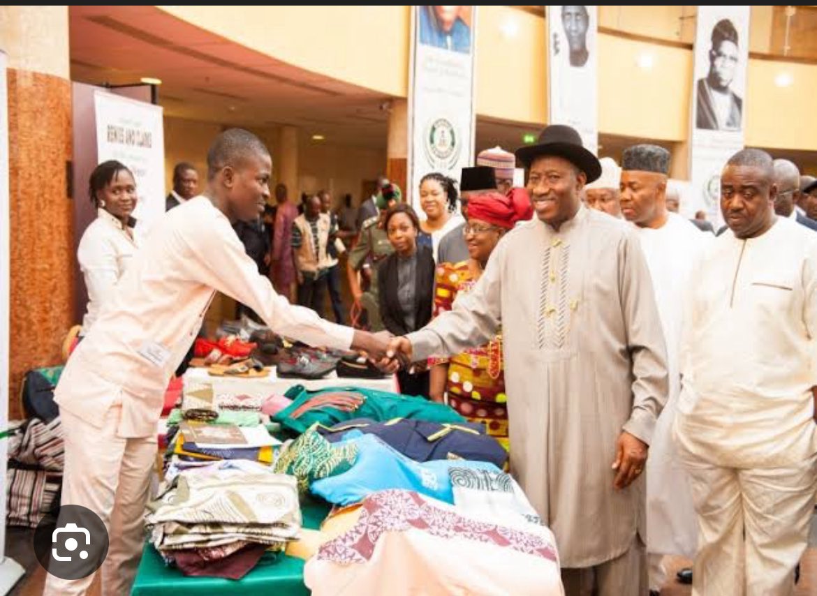 OfficiaEdoOsasB's tweet image. Goodluck Jonathan is set to return and complete his second term.