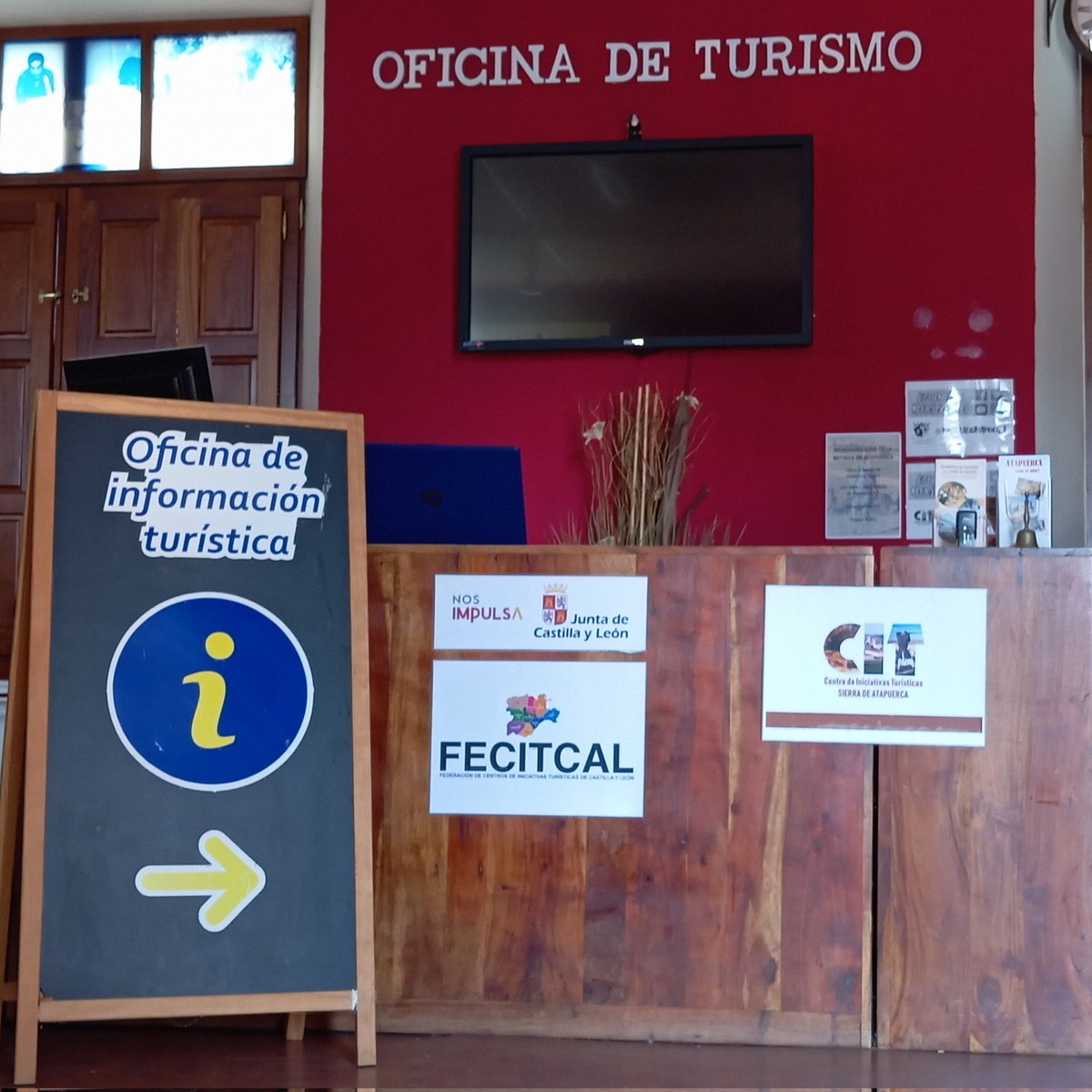 C.I.T. Sierra de Atapuerca - Oficina de Turismo (@citatapuerca) on Twitter photo El @CITAtapuerca lleva 18 meses esperando a que el #AytoAtapuerca responda para abrir regularmente la "Oficina de #Turismo de #Atapuerca" y el "Centro Turístico Cultural <a href="/batallatapuerca/">Batalla de Atapuerca</a>".
Abrimos a grupos concertados.
Si desean ℹ️: citatapuerca@gmail.com
citatapuerca.com El @CITAtapuerca lleva 18 meses esperando a que el #AytoAtapuerca responda para abrir regularmente la "Oficina de #Turismo de #Atapuerca" y el "Centro Turístico Cultural <a href="/batallatapuerca/">Batalla de Atapuerca</a>".
Abrimos a grupos concertados.
Si desean ℹ️: citatapuerca@gmail.com
citatapuerca.com