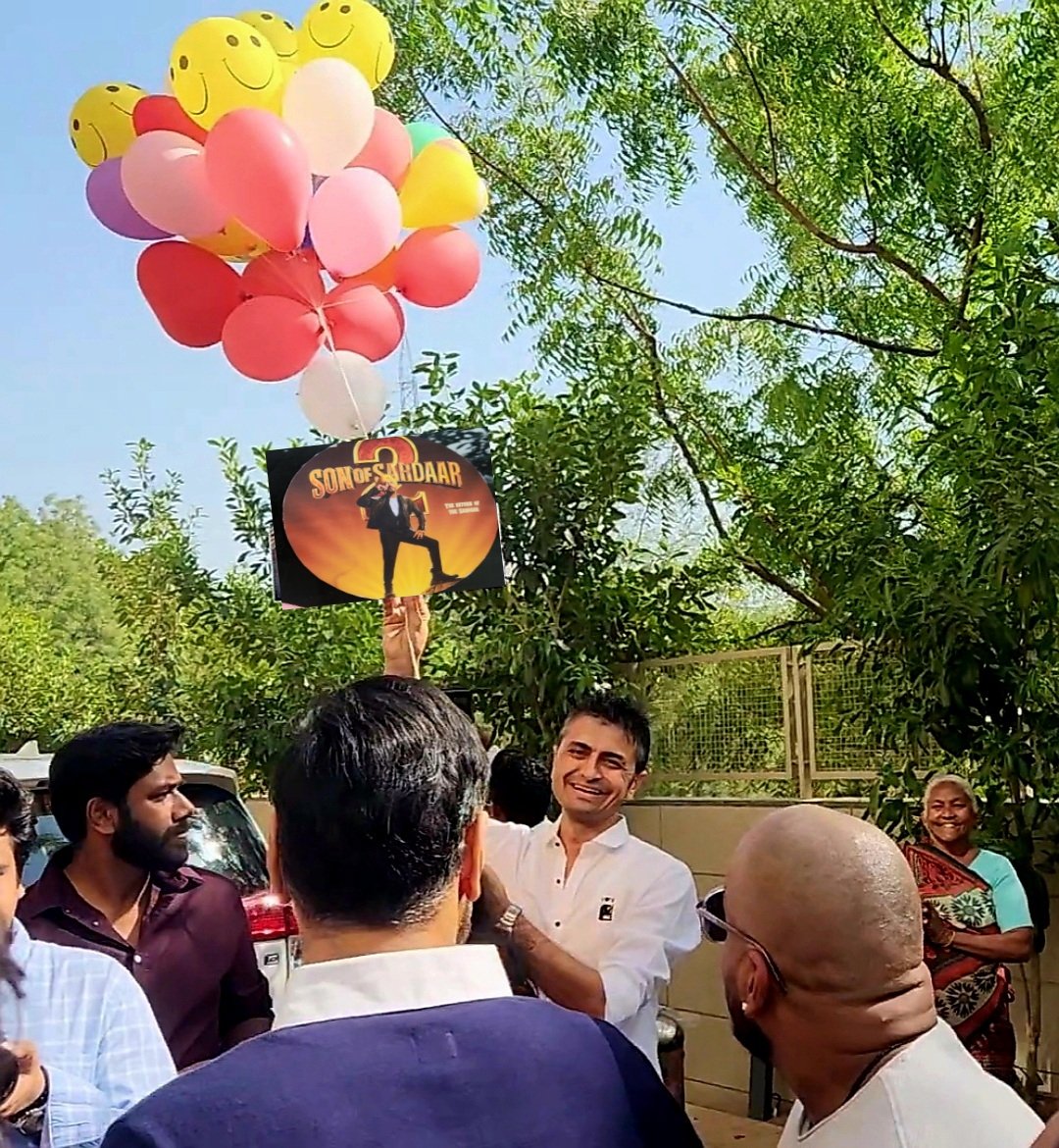 #SardaarIsBack
🪯❤️🫶💙🇹🇭🪯
<a href="/ajaydevgn/">Ajay Devgn</a> <a href="/mrunal0801/">Mrunal Thakur</a>