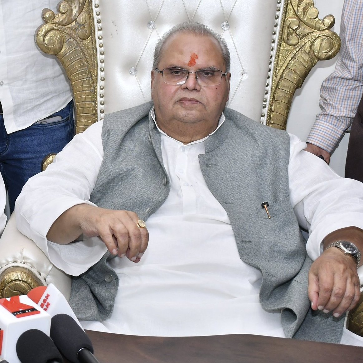 पूर्व गर्वनर एवं किसानों की मजबूत आवाज श्री सत्यपाल जी मलिक साहब आज इस दुनिया में नहीं रहे , ईश्वर दिवंगत आत्मा  को अपने श्री चरणों में स्थान दे ।
#RIP