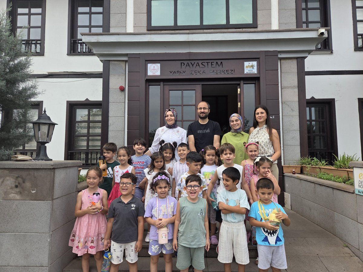 🎉 Bugün merkezimizde minik misafirlerimiz vardı!
Portakal Çiçeği Anaokulu öğrencileriyle birlikte harika bir gün geçirdik.
#EğitimleBüyüyoruz  #KitYapımı #ErkenYaştaSTEM