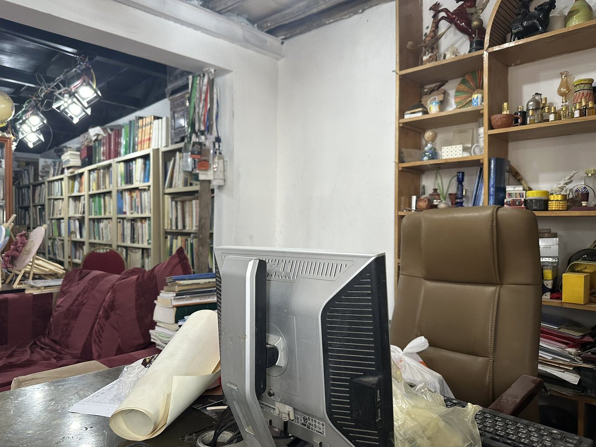 #الأحساء_لا_تتثاءب
لم تعدالمكتبةفي مفهومهاالعام تقتصرعلى الكتب،إنهاواحة معرفيةتستوعب مقتنيات فنيةحرفية،ومعارض،ومتاحف متنوعة وغيرها
حرصت مكتبة مركز النخلة للصناعات الحرفية بالأحساء(الأول من نوعه بالمملكة 1224) على هذا التنوع
#الأحساء_موقع_تراث_عالمي
#عام_الحرف_اليدوية
<a href="/mediaeyes2/">عيون الاعلام</a>