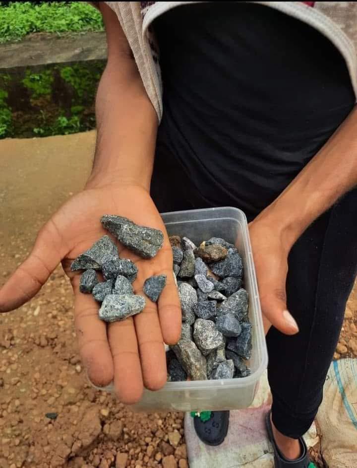 Audreys_Crafts's tweet image. I made this for my client few months ago

And it’s still there, sitting beautifully on the wall❤️

Price : 32k
Size: 16 by 21

ALHAMDULILLAH Meaning, GOD IS GREAT 

Crafted by @Audreys_Crafts