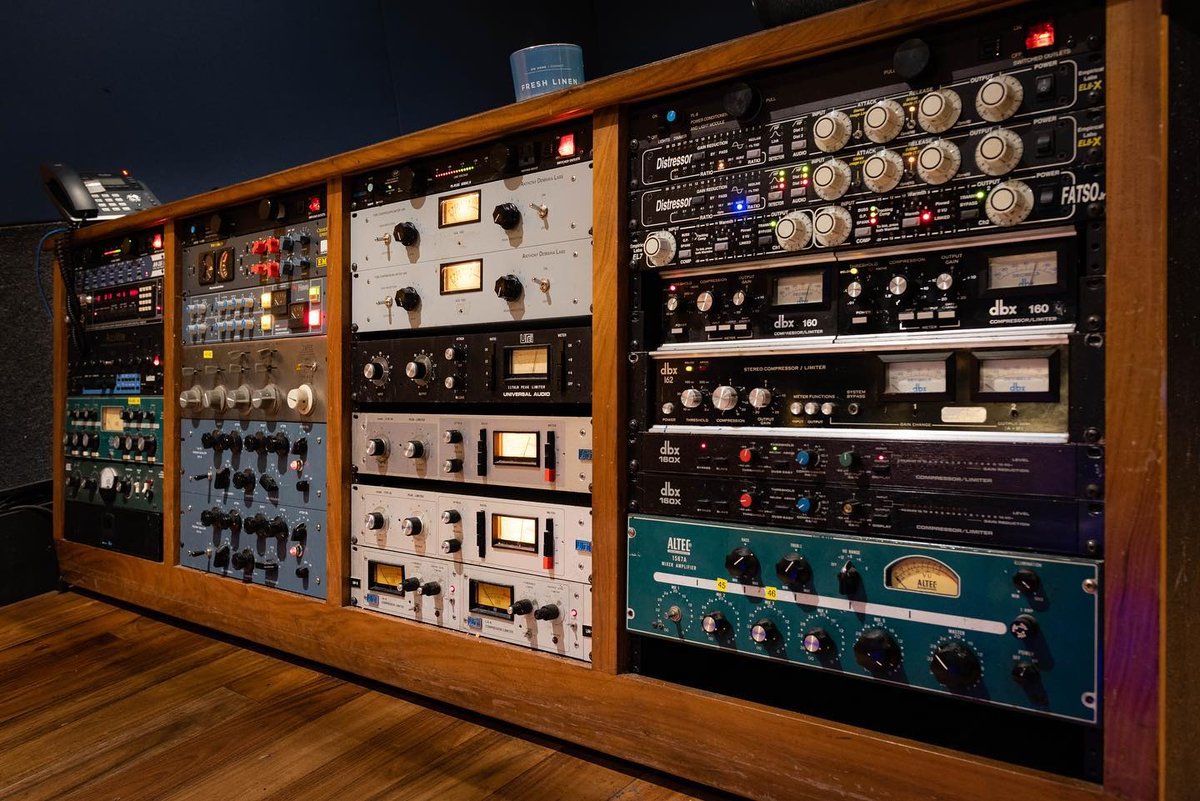 What piece of gear started your gear obsession?

📷 Studio City Sound (@studiocitysound)