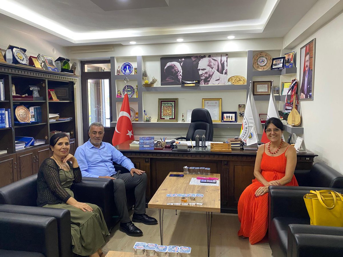 TUNCELİ TİCARET VE SANAYİ ODASI (@tuncelitso) on Twitter photo Odamıza yeni kayıt yapan üyemiz Pakav Sera Sanayi Limited Şirketi Yetkilisi Hava Arslan; Yönetim Kurulu Başkanımız <a href="/hasanmurats/">Hasan Hüseyin COŞKUN</a>'u ziyaret etti.
Nazik ziyaretlerinden dolayı kendilerine, Odamız Yönetim Kurulu ve Meclisi adına teşekkür ediyor, yeni işletmelerinin kendilerine ve Odamıza yeni kayıt yapan üyemiz Pakav Sera Sanayi Limited Şirketi Yetkilisi Hava Arslan; Yönetim Kurulu Başkanımız <a href="/hasanmurats/">Hasan Hüseyin COŞKUN</a>'u ziyaret etti.
Nazik ziyaretlerinden dolayı kendilerine, Odamız Yönetim Kurulu ve Meclisi adına teşekkür ediyor, yeni işletmelerinin kendilerine ve