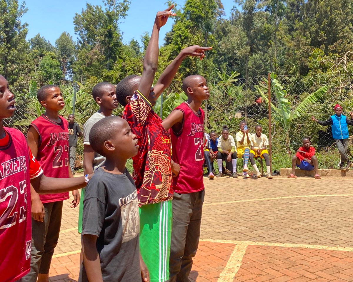 AVSI Kenya (@avsi_kenya) on Twitter photo 🏀Basketball field at San Pampuri Primary School in Mutuati, thanks to Italian friends & <a href="/FondazioneAVSI/">Fondazione AVSI</a> #DistanceSupportProgram, now benefits 15,000+ students across 73 schools!
💬 “I love distributing the ball to my teammates because it gives me joy to see them score.” – Titus 🏀Basketball field at San Pampuri Primary School in Mutuati, thanks to Italian friends & <a href="/FondazioneAVSI/">Fondazione AVSI</a> #DistanceSupportProgram, now benefits 15,000+ students across 73 schools!
💬 “I love distributing the ball to my teammates because it gives me joy to see them score.” – Titus