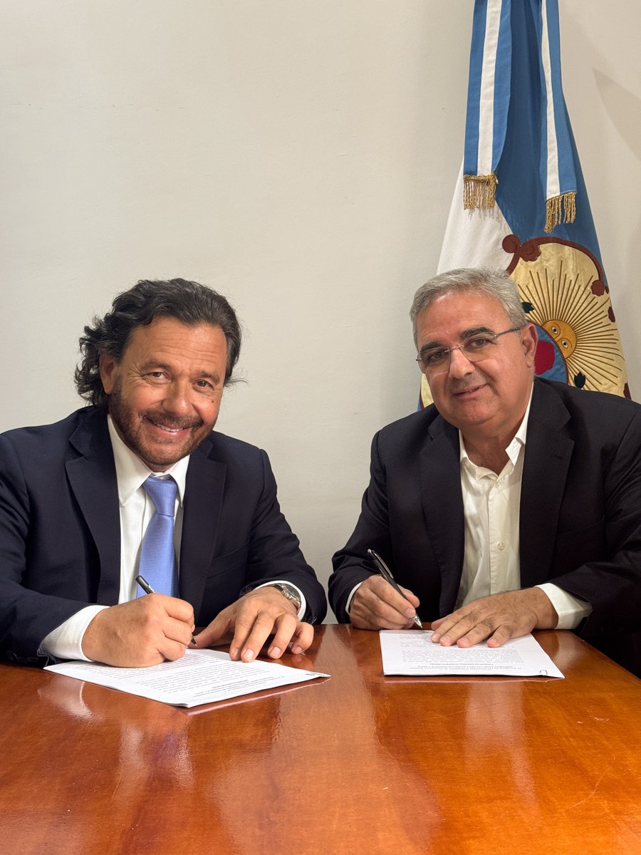 Gustavo Sáenz (@gustavosaenzok) on Twitter photo Dimos un nuevo paso hacia una minería más federal, transparente y con desarrollo compartido 🤝🏻
Junto a <a href="/RaulJalil_ok/">Raúl Jalil</a> firmamos cuatro protocolos para avanzar con el proyecto minero Diablillos – Plata, que se ubica en la zona limítrofe entre Salta y Catamarca.
✍🏻Este acuerdo nos Dimos un nuevo paso hacia una minería más federal, transparente y con desarrollo compartido 🤝🏻
Junto a <a href="/RaulJalil_ok/">Raúl Jalil</a> firmamos cuatro protocolos para avanzar con el proyecto minero Diablillos – Plata, que se ubica en la zona limítrofe entre Salta y Catamarca.
✍🏻Este acuerdo nos