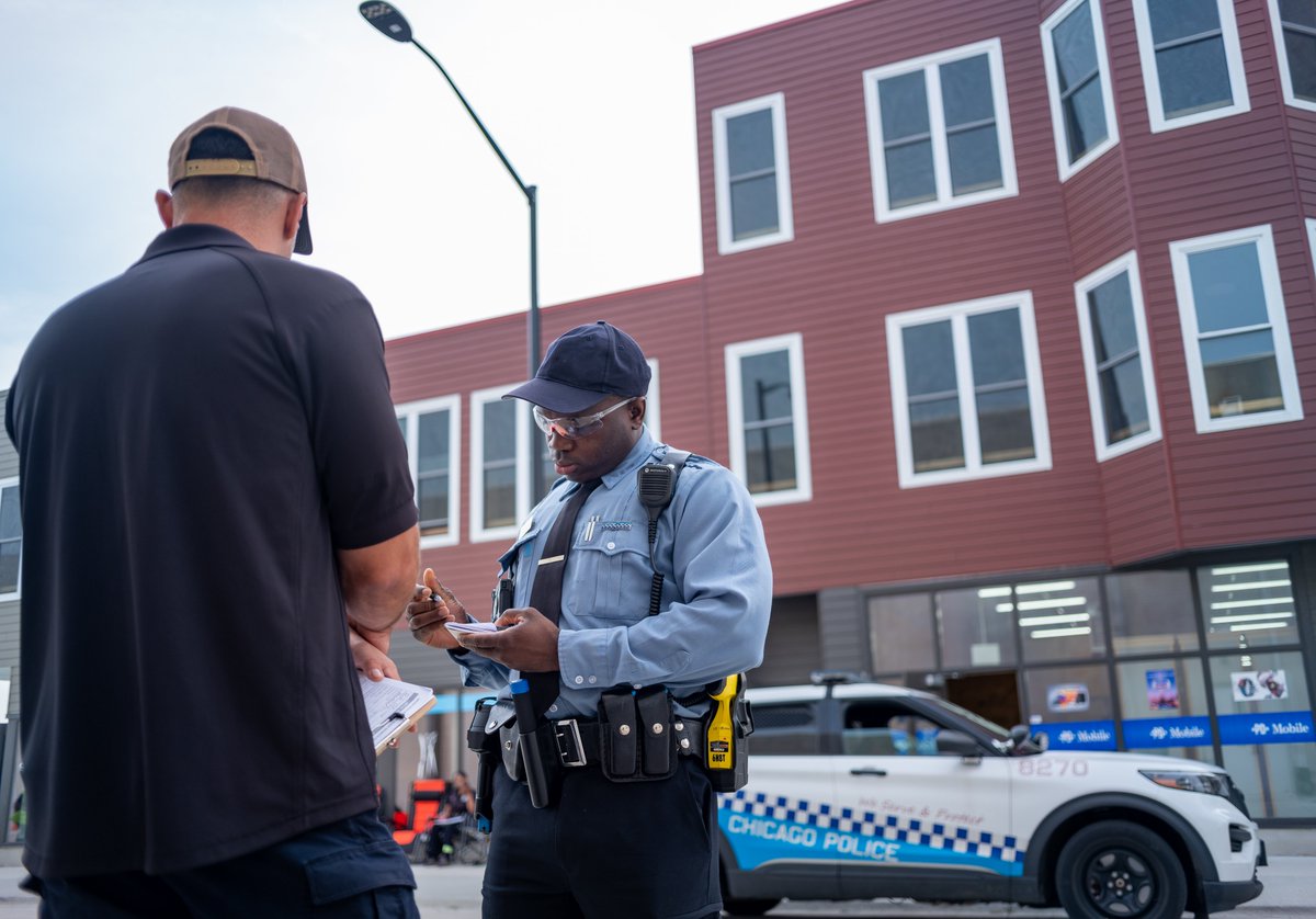 "Preparation for tomorrow is hard work today." - Bruce Lee.

Scenario Testing Week.

Recruit Class 25-1 continues their training to become sworn #ChicagoPolice officers.

#TSGTradition #ChicagoPoliceAcademy <a href="/JoinChicagoPD/">Join CPD</a>