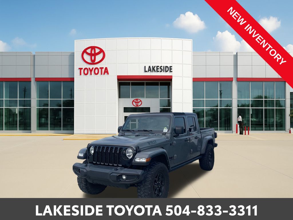 TOYOTALAKESIDE's tweet image. 💥 Fresh trades just hit the lot! 
It’s Trade-In Tuesday and the beginning of the month always brings extra pre owned inventory. Don’t miss your chance to snag a great deal before someone else does! Come see us today‼️
#TradeInTuesday #ShopUsed #FreshOnTheLot
