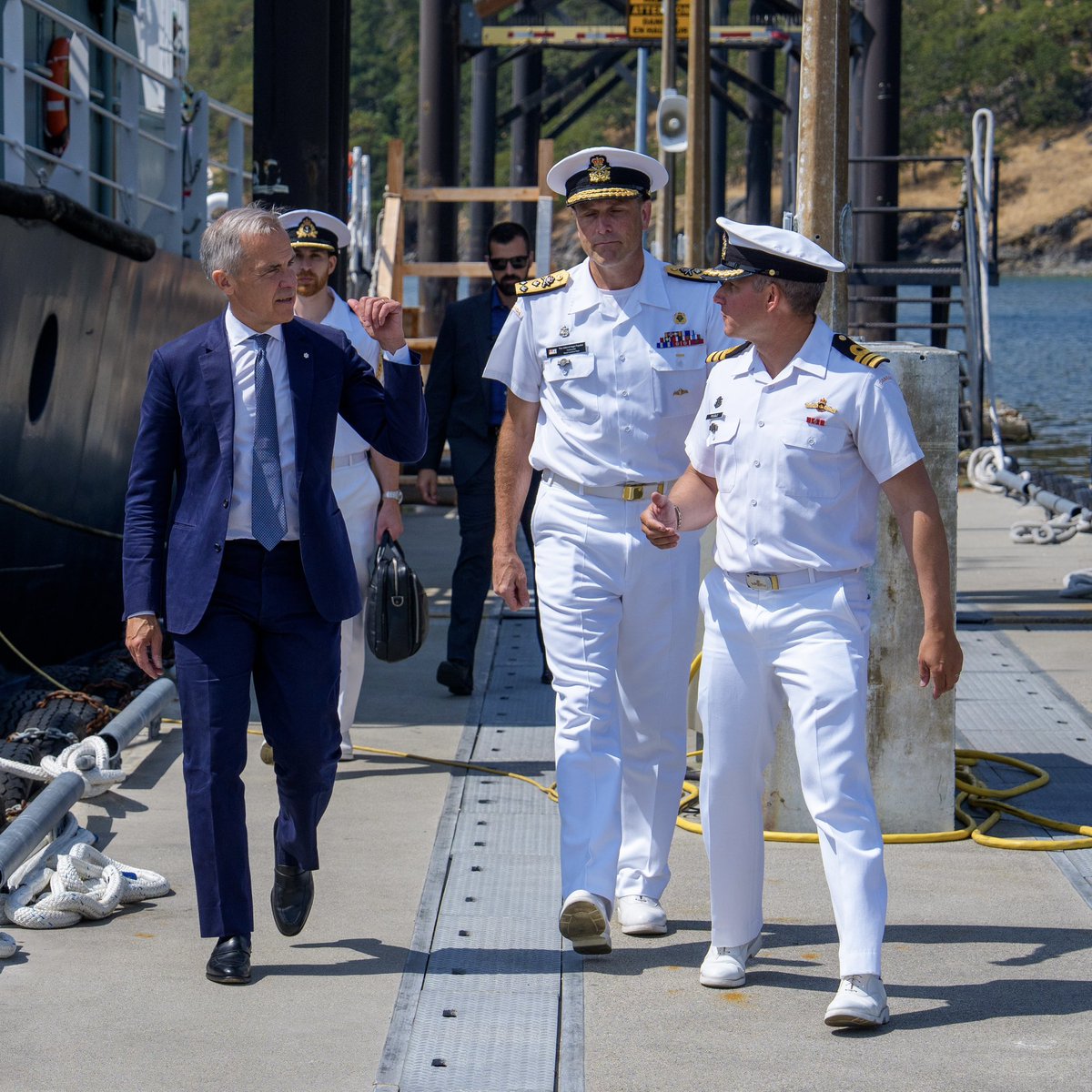 Mark Carney (@markjcarney) on Twitter photo We’re rebuilding, rearming, and reinvesting in the Canadian Armed Forces.
At the Maritime Test Range in Nanoose Bay, B.C., I met with some of the Naval officers who keep Canadians safe every day. Thanks to <a href="/Comd_RCN/">VAdm/Vam Angus Topshee</a> for the warm welcome and for your leadership.
The Canadian We’re rebuilding, rearming, and reinvesting in the Canadian Armed Forces.
At the Maritime Test Range in Nanoose Bay, B.C., I met with some of the Naval officers who keep Canadians safe every day. Thanks to <a href="/Comd_RCN/">VAdm/Vam Angus Topshee</a> for the warm welcome and for your leadership.
The Canadian
