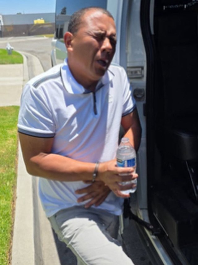 When sanctuary policies prevent immigration enforcement, criminal aliens like this slip through the cracks. 

This Guatemalan illegal alien’s criminal accolades include:
⚠️ Driving under the influence (multiple arrests)
⚠️ Possession of controlled substances (multiple arrests)
⚠️