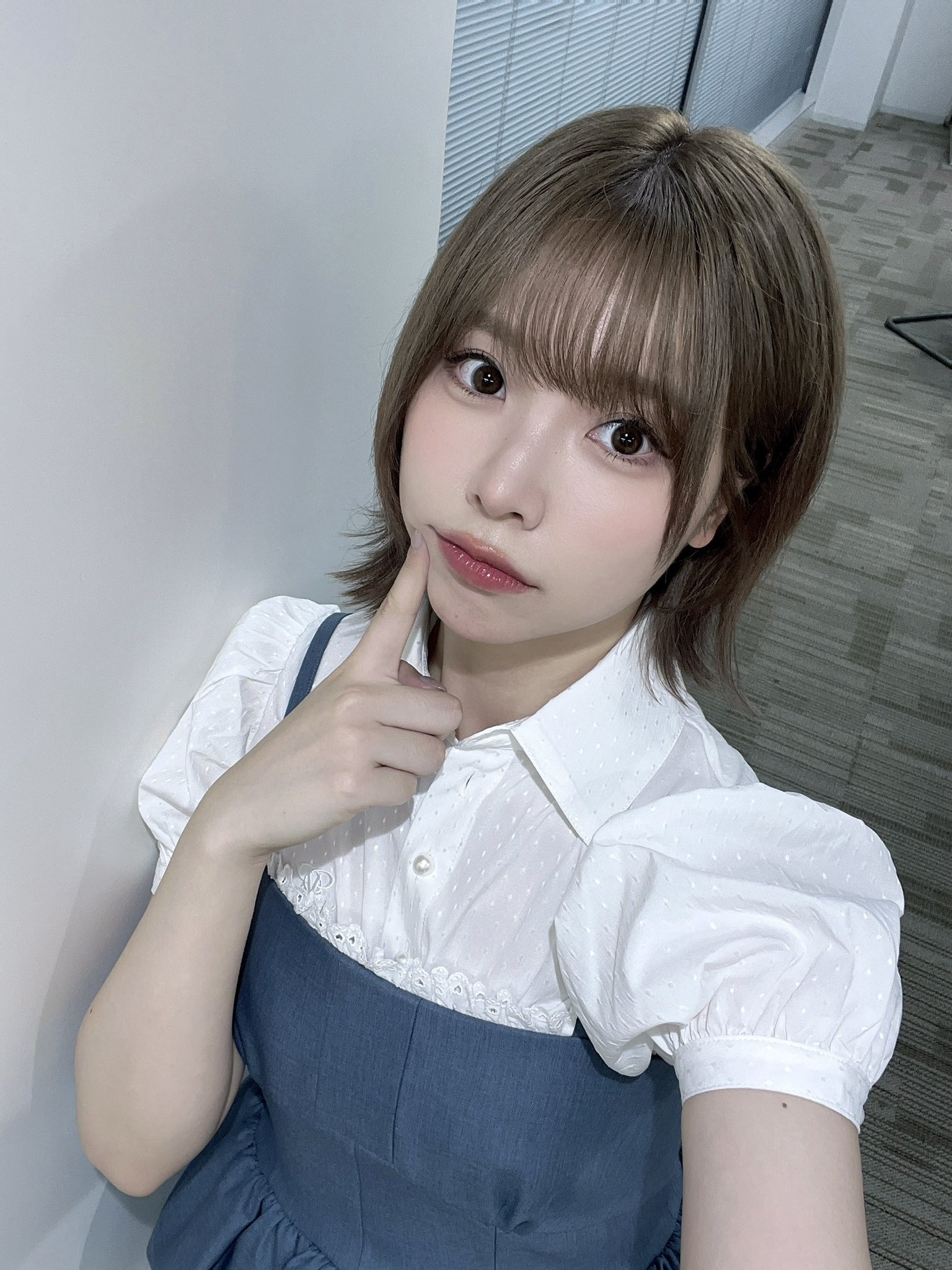 Liyuu 2nd写真集 ヒトミ 直筆サイン色紙 m17839783667_1.jpg?1751030595