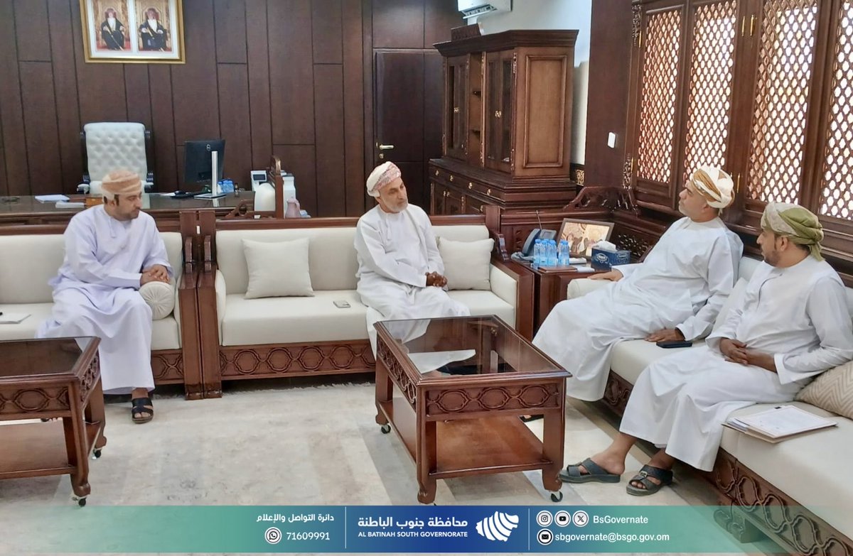 التقى سعادة الشيخ أحمد بن علي الحبسي والي ⁧#المصنعة⁩ بمكتبه الفاضل زكرياء بن مبارك الزدجالي رئيس مجلس إدارة شركة (مصلح) وجرى خلال اللقاء التباحث حول تمكين وتوظيف أبناء الولاية.