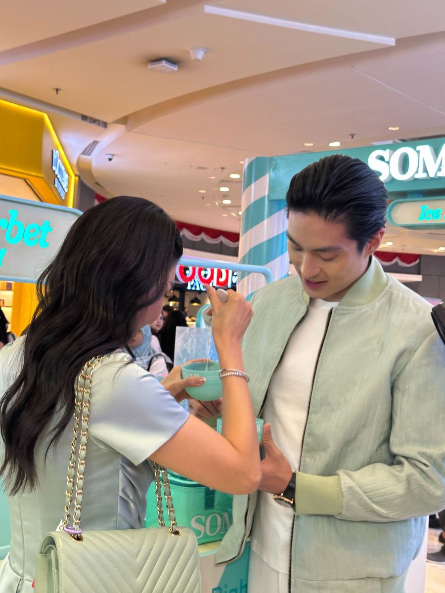Kesan adem dari Some By Mi makin dapet pas diliat langsung dari ekspresi SarGio #EVENT #SOMEBYMI #PDRN #SPIRULINA #skinbooster #icesherbetfactory