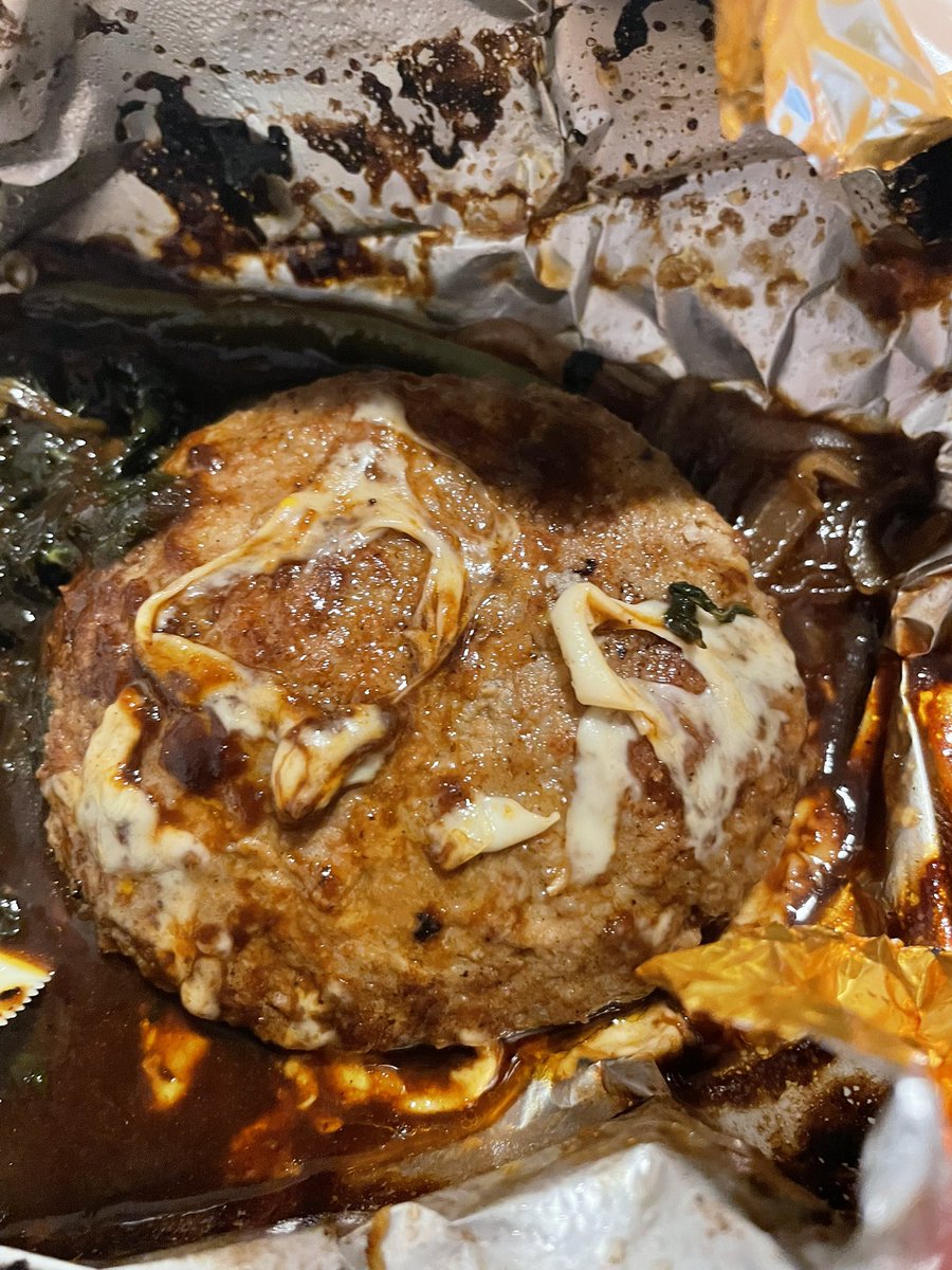 raorarara's tweet photo. ウーバーで頼んでチーズ忘れられてたから、電話したら新しいのもっていきますって20分更に待た��れた
新しく再度持ってきた
6種のチーズの包み焼きハンバーグがコレ

まじでさ
ココスいい加減にしろよまじで
なめすぎやろ

#ココス
#cocos https://t.co/a3JP8JCWBn