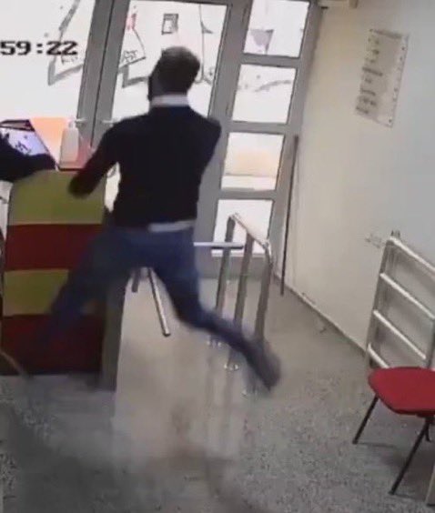 8-9 sene önce clash royalede ilk efsanevimizi çıkarınca