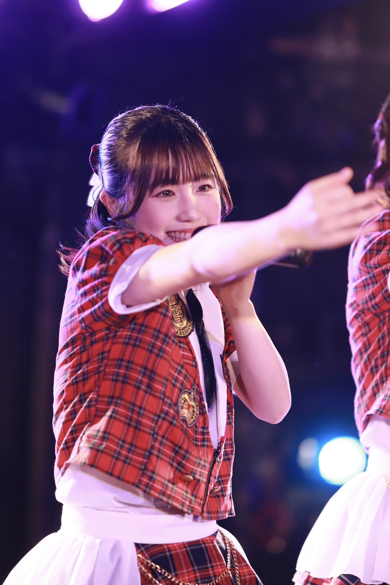 JOKIさんから頂いたお披露目のステ写です！
7/13のお披露目のステージに立った時、本当に楽しくて、
4年間絶対にやりきろうと心に決めました。

私はダンス初心者で、まだまだ練習についていけない所も沢山ありますし、技術も稚拙なため周りとの差を感じて心が折れそうになることが、これまでもありましたし、これからも誰よりも多く経験すると思います。
しかし、めげずに努力し、最後までやりきろうと思います。

9/11、大きく成長した姿をステージでお見せすることが出来るよう、日々精進します。

応援よろしくお願い致します！