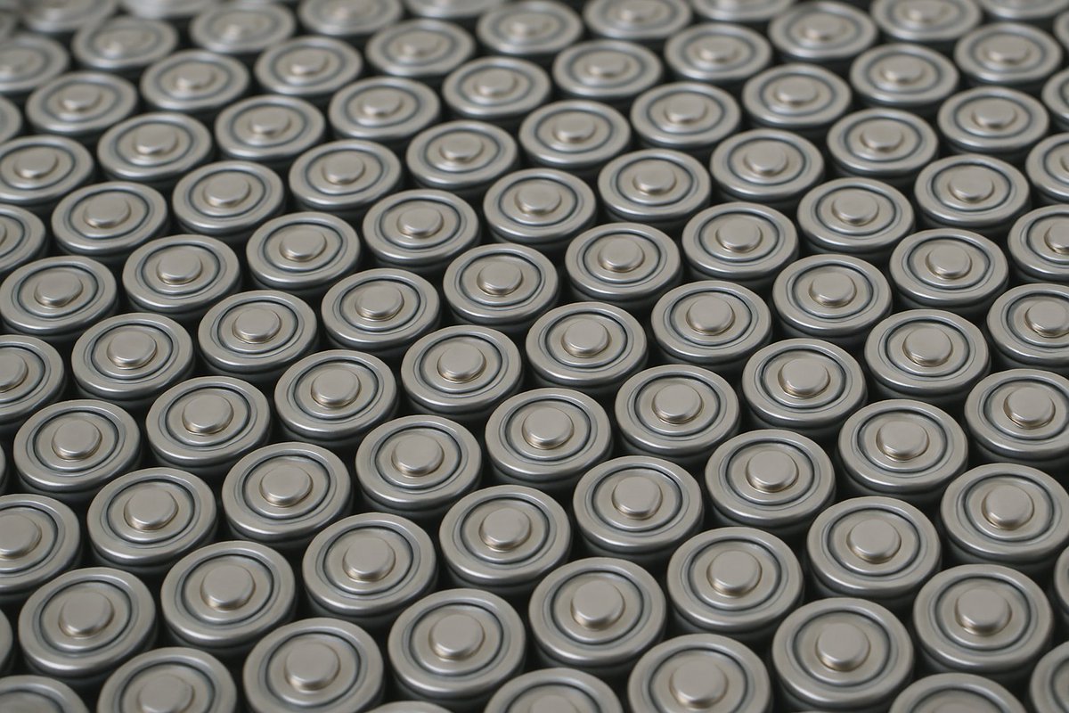 Dry coating is gaining momentum as the industry seeks less costly, cleaner &amp; faster production. By removing solvents &amp; ovens, it cuts emissions &amp; costs. Addionics’ 3D Current Collectors embed active material, remove primers, &amp; fit #drycoating lines. addionics.com/blog/the-growi…