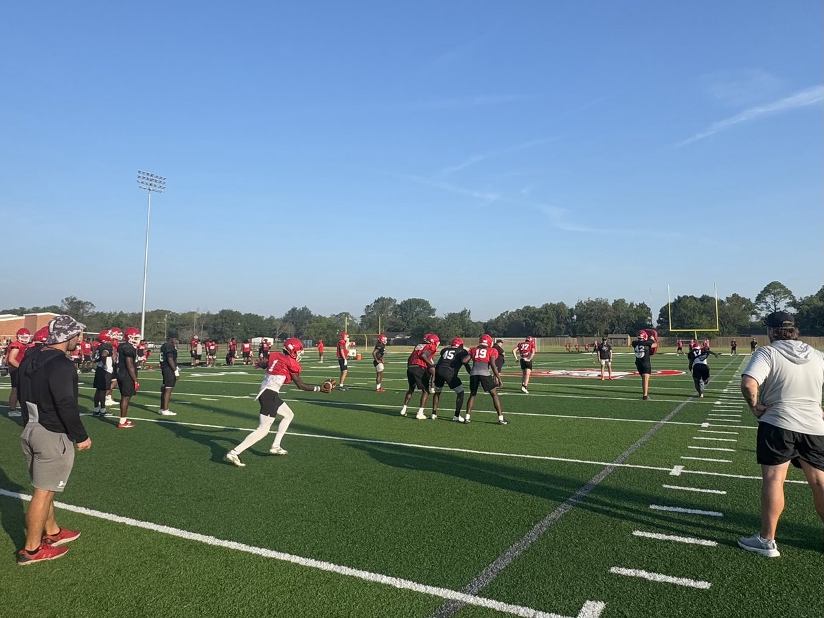 Lots of Dawgs in action this morning putting in work.  ⁦<a href="/soccer_navarro/">Navarro College Soccer</a>⁩ ⁦<a href="/NCDAWGPOUND/">Navarro Football</a>⁩ ⁦<a href="/Navarro_VB/">Navarro Volleyball</a>⁩