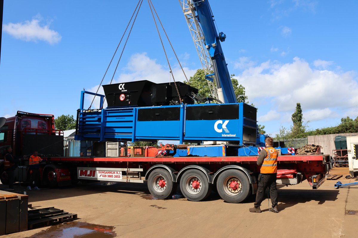 CK_Lyndex's tweet image. ☀️Blue Skies for Our Blue CK850HFEPC Dispatch☀️ 

This CK850HFEPC, finished in a bespoke blue, is en route to our valued UK customer!

♻️ Interested in a bespoke baler solution? For enquiries, email: info@ckinternational.co.uk 🚛

#CK850HFEPC #DispatchDay #WasteSolutions