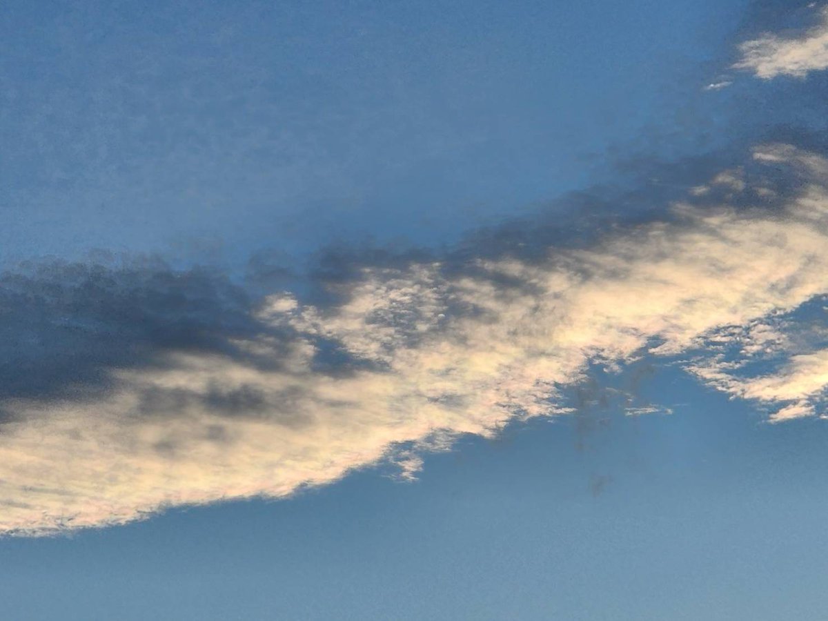 夏の夕方🌆
本日もお疲れ様でした😌
#宮古市 #岩手県 #イマソラ