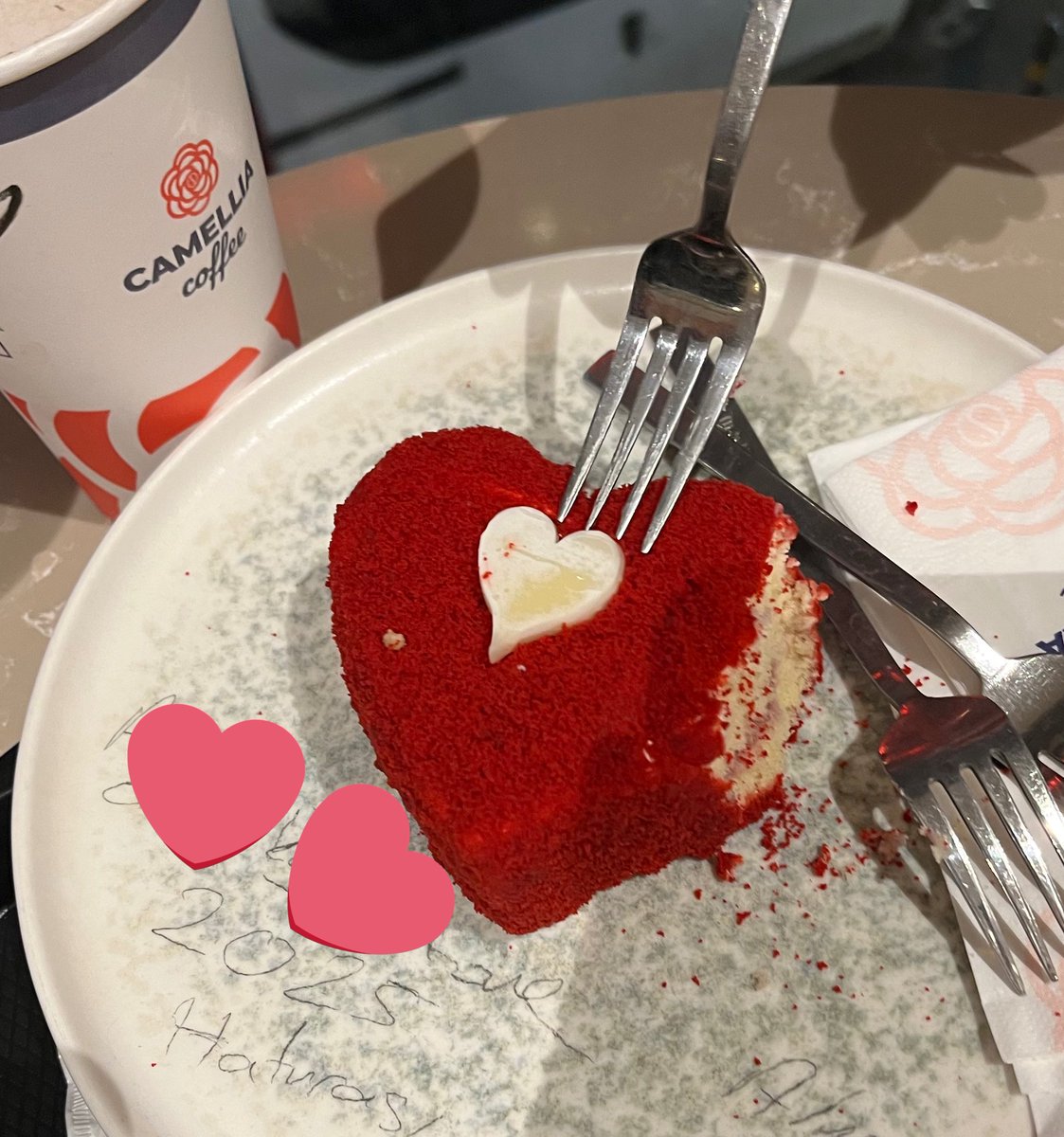 müstakbel ukhtilerimle datedeyiz ve bana bu pastayı aldılar ne anlamam gerekiyor?