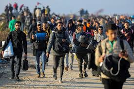 1941 (Wannsee) - 2025 (Tel Aviv) la storia si ripete. 
La "soluzione finale" per la striscia di #Gaza 
Vogliono spazio vitale: 
-  deportazioni forzate  
- sterminio sistematico e organizzato della popolazione palestinese. 
- Occupazione delle terre 
Se questo non è un genocidio.