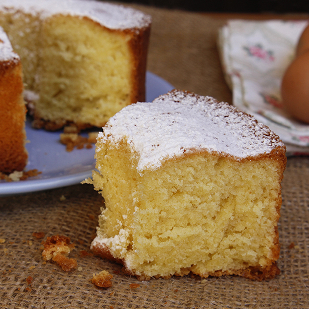 Fare i dolci è bellissimo e a me rilassa parecchio ma poi mi ritrovo con tante cose da lavare! Quando non ho voglia o ho poco tempo preparo il CIAMBELLONE DEL BICCHIERE! Basta 1 bicchiere di plastica e il gioco è fatto

RICETTA:
blog.giallozafferano.it/allacciateilgr…

#allacciateilgrembiule