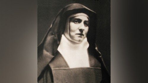 Oggi #9agosto #ACSitalia ricorda S. Teresa Benedetta della Croce (#EdithStein), martire ad #Auschwitz e Compatrona d’Europa. Papa Francesco disse di lei: «La sua testimonianza ci sproni a combattere ogni violenza e discriminazione».