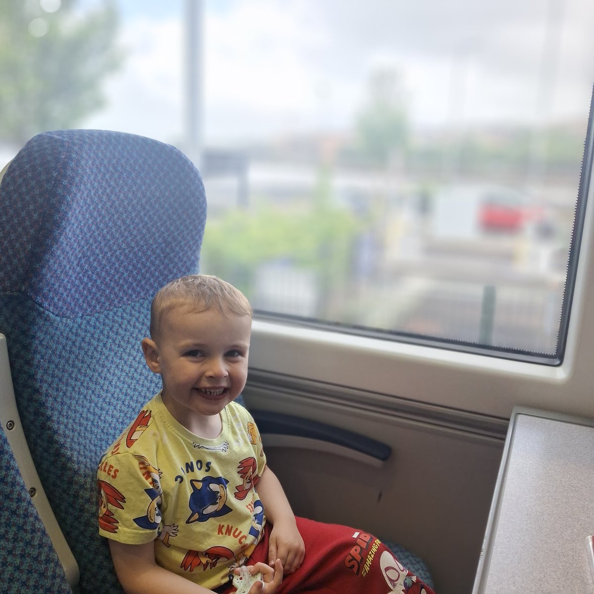 Helennbhaoighil's tweet photo. Summer would not be summer without a ride on a train 🚃 choo choooo 
@Translink_NI 
#AutismAwareness #autismfriendlytravel https://t.co/ePWRD62i9g