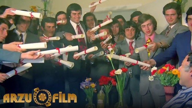 Bu ara ortalık sahte diplomadan geçilmiyor. Bu işin Hababam Sınıfı'na kadar uzandığı rivayetleri var.