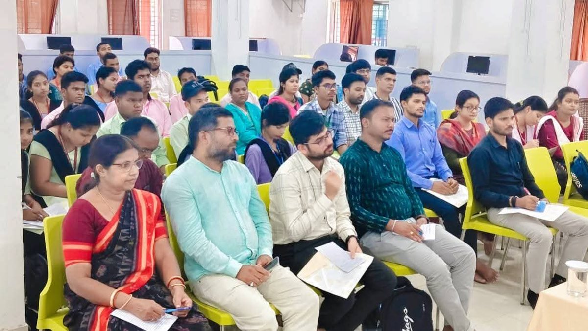 nssbbsr's tweet image. Building a better future!
NSS Odisha's Sensitization Programme for Programme Officers and Volunteers of Dharnidhar University, Keonjhar, is a step towards empowering youth to drive positive change. #NSS #YouthPower #CommunityDevelopment