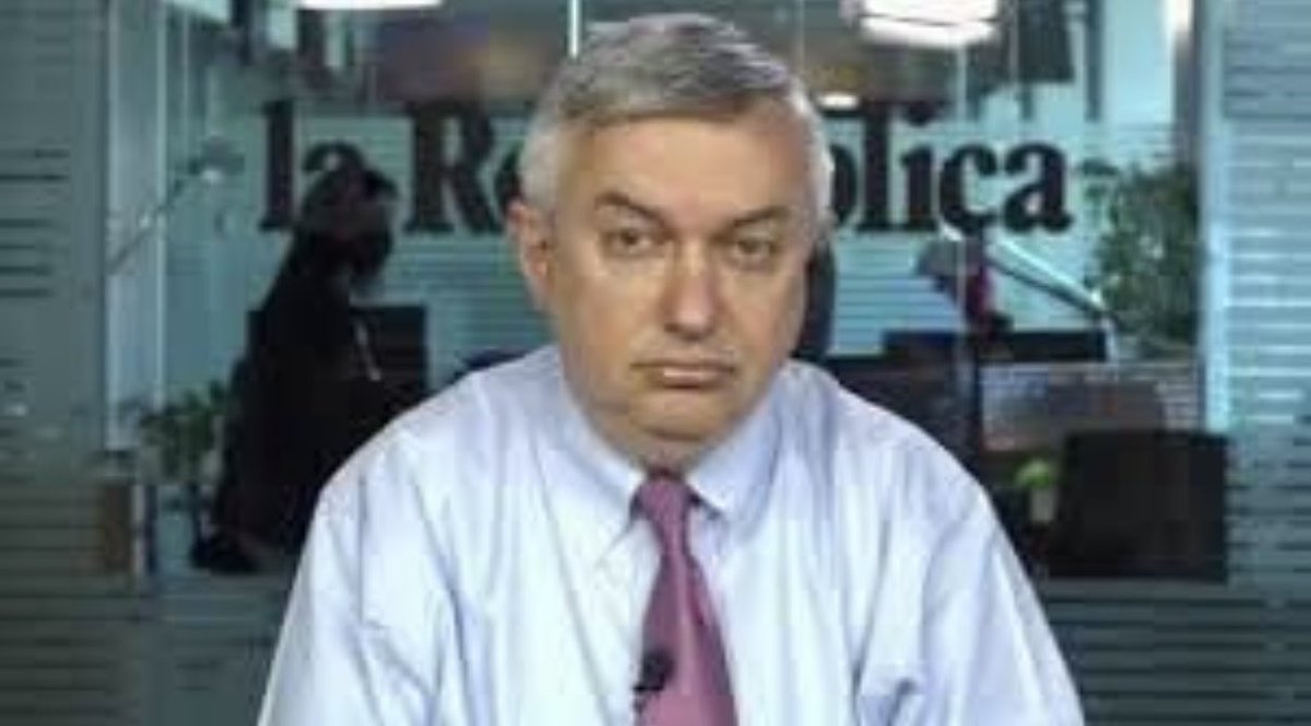 Il fascismo prese piede con la complicità di finti liberali
Convinsero le masse che i fascisti non erano pericolosi ma altresì i pericolosi e quindi da cancellare erano quelli contro i fascisti
Tra gli applausi dei fasci la storia si ripete
Prima come tragedia adesso come farsa