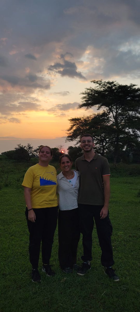 Africa Mission C&D (@africa_mission_) on Twitter photo Continua il percorso ugandese dei tre studenti di <a href="/Unicatt/">Università Cattolica</a> Piacenza Enrico, Sofia e Alice: hanno fatto tappa ad Adjumani per vedere i nostri progetti per i rifugiati e hanno incontrato monsignor Franzelli. Infine foto di gruppo al tramonto ad Alito☺ Continua il percorso ugandese dei tre studenti di <a href="/Unicatt/">Università Cattolica</a> Piacenza Enrico, Sofia e Alice: hanno fatto tappa ad Adjumani per vedere i nostri progetti per i rifugiati e hanno incontrato monsignor Franzelli. Infine foto di gruppo al tramonto ad Alito☺