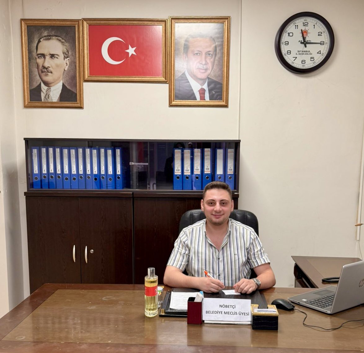 Bugün AK Parti Küçükçekmece İlçe Nöbetçimiz;

Belediye Meclis Üyemiz

Sayın; Umut Develioğlu 

ℹ️ Soru, görüş ve önerileriniz için numaramız👇
☎️ 0212 424 20 20