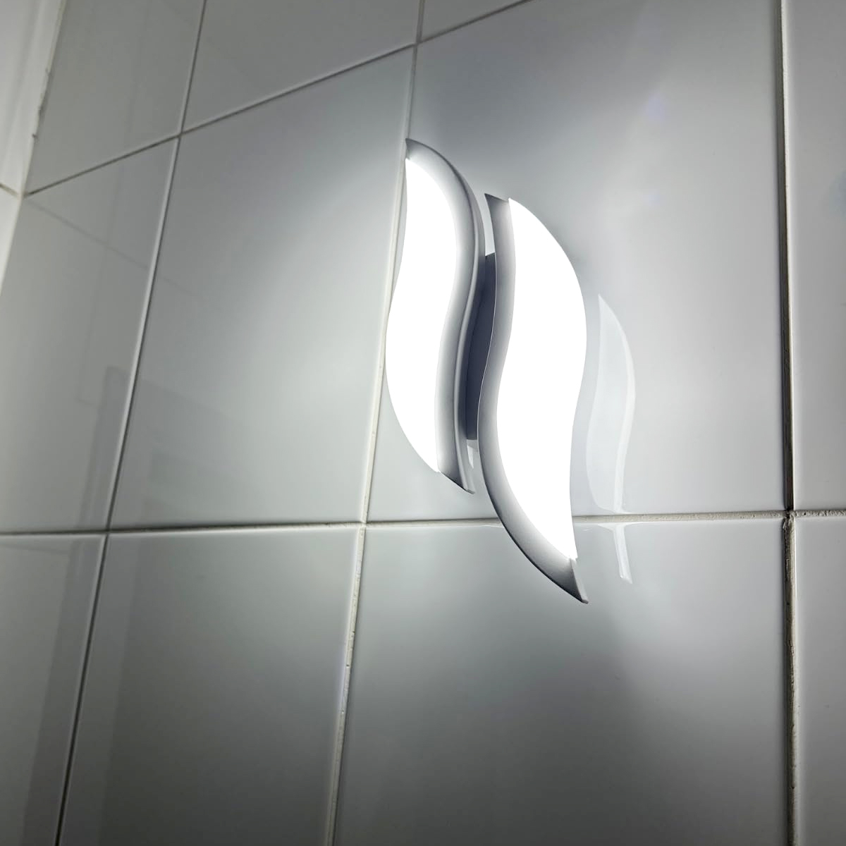 goecolighting's tweet image. Deux courbes, une lueur nette sur le mur.
Un souffle de modernité dans une pièce immaculée.
Vous aimez ce style pur ?
goecolighting.fr/products/goeco…
#AppliqueLED #IntérieurModerne #GoecoLighting