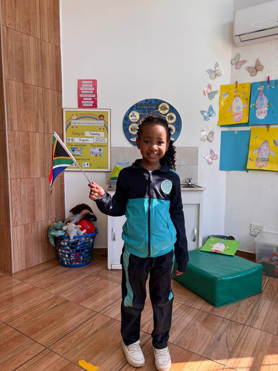 Today the Grade Rs did an integrated Nature Study and Life Skills lesson. We looked at how flags can tell us which direction the wind is blowing as well as which flag belongs to which country.💨🇿🇦