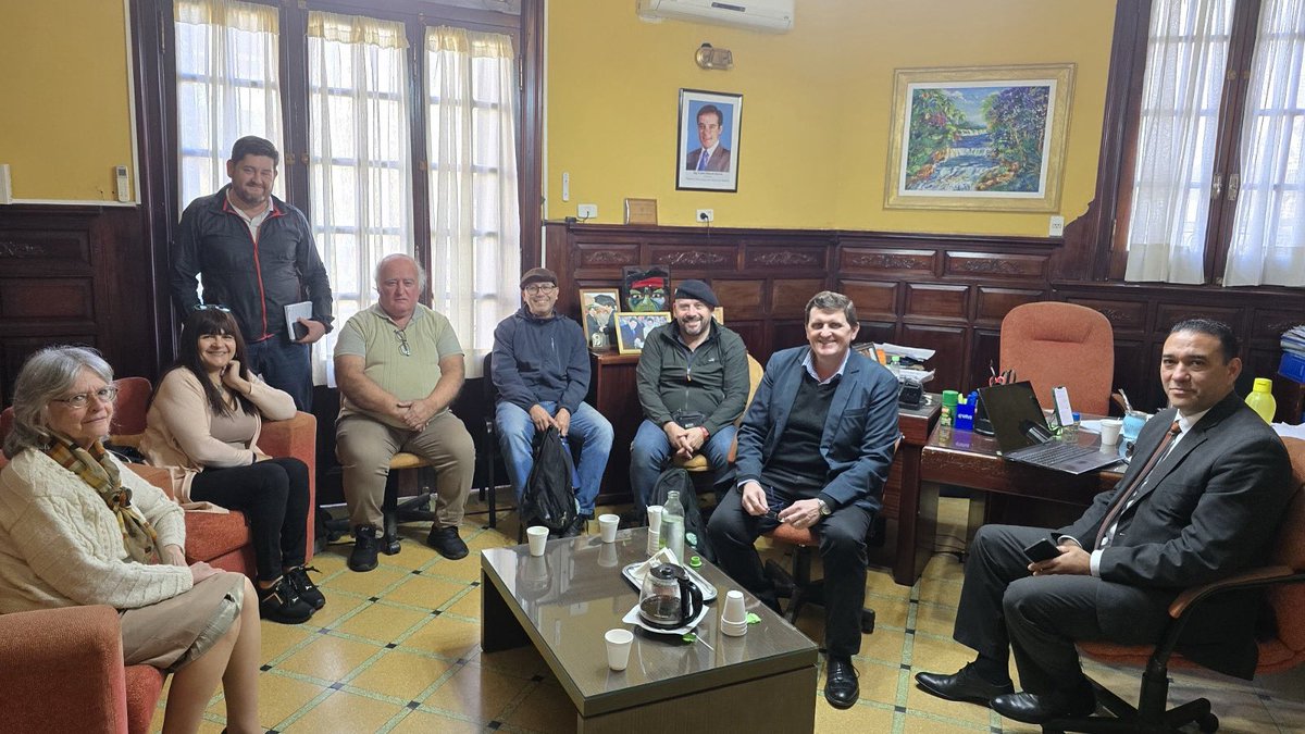REUNIÓN CON REPRESENTANTES DE LOS JUBILADOS PROVINCIALES DE ATE

Mantuvimos un encuentro con representantes de los jubilados provinciales nucleados en la Asociación de Trabajadores del Estado (ATE) con el objetivo de recibir sus propuestas e inquietudes con respecto al estado de