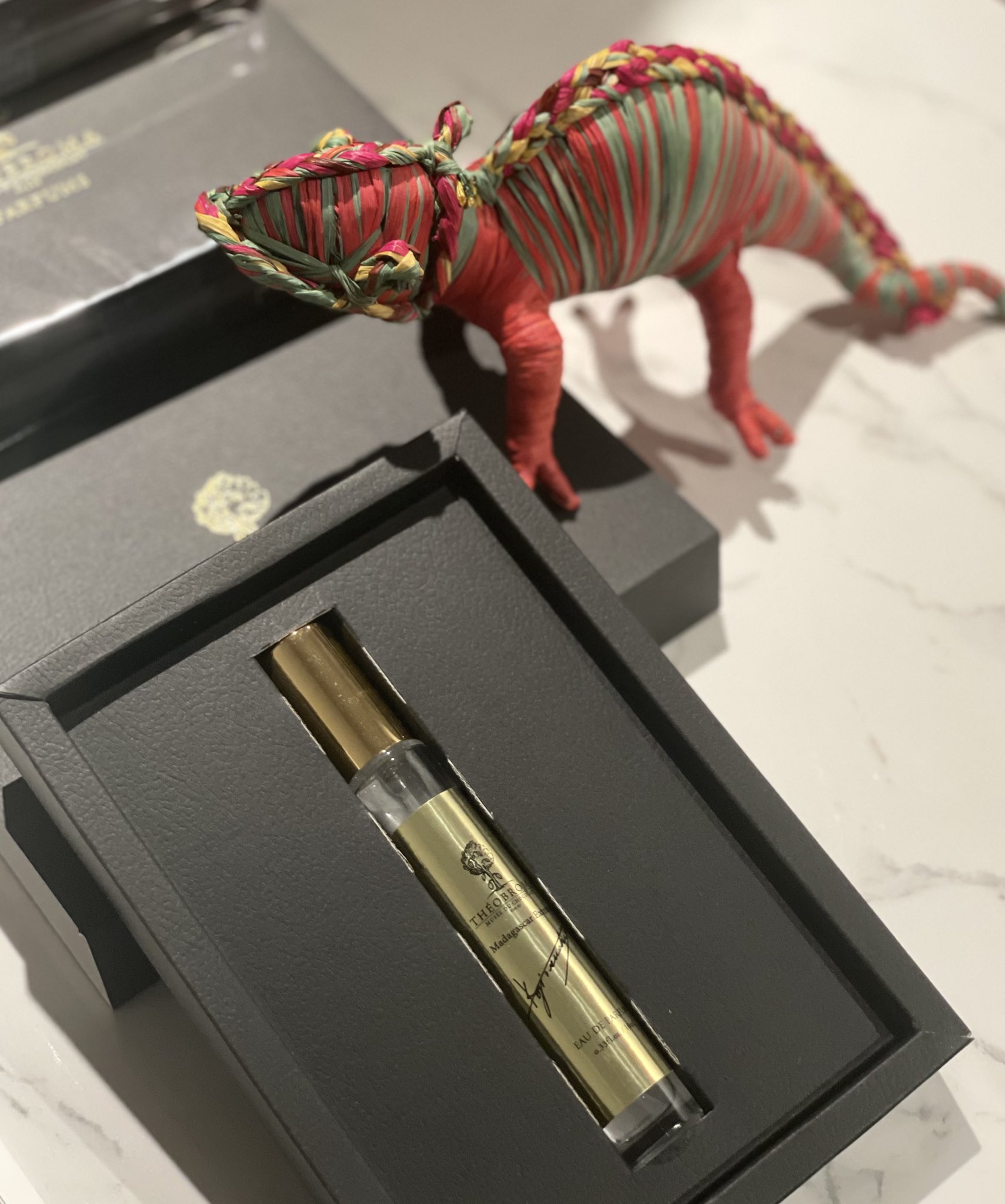 テオブロマ ショコラショー オードパルファン 【10ml 3個セット】 テオブロマ ショコラショー THÉOBROMA Le Chocolat Show オード