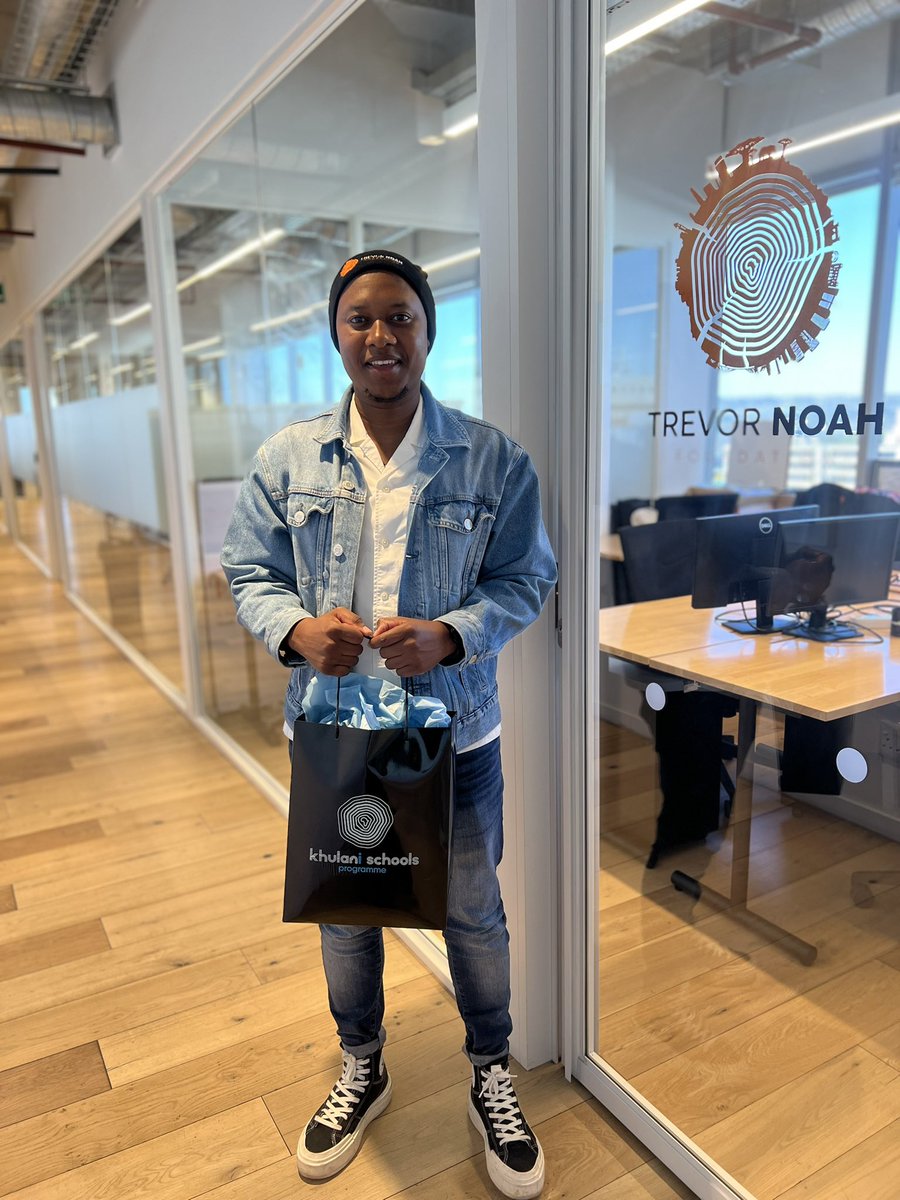 🎉 Fun Fact!
The Marking App Africa was born at the Trevor Noah Foundation’s Education Changemakers Program in partnership with YALI RCL S. Africa!✨

We most probably wouldn’t have launched otherwise.

📍Today, at the Trevor Noah Foundation offices with the amazing team! 💙🙏🏾