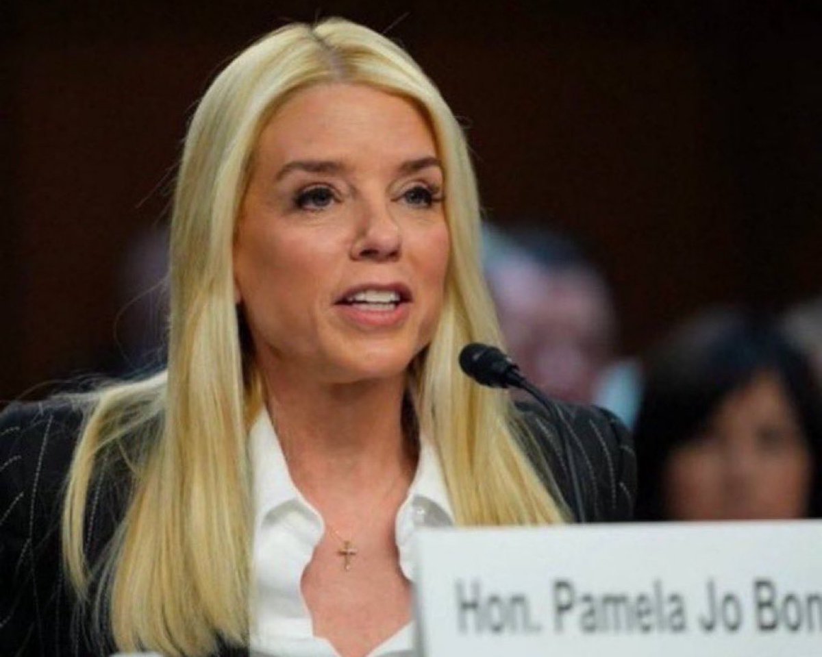 RealHickory's tweet image. AG Pam Bondi's direct orders to prosecutors on convening a grand jury into Obama officials over the RussiaGate hoax will be in Florida, not DC!
Lawyer up, Obama!