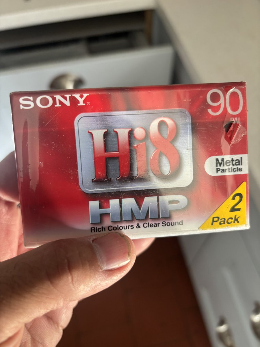 Bit of nostalgia discovered in the loft if you were an 80s kid &amp; it’s unopened! 📻