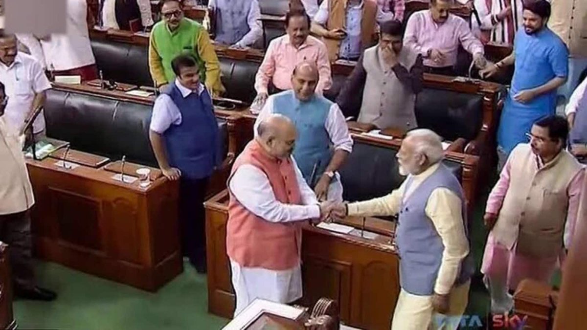advJayram's tweet photo. Today is the 5th of August.
We Remember and We celebrate.
2019 – #Article_370 Abrogated.
2020 – #RamMandir Bhoomi Pujan.
A DAY OF UNITY, VICTORY & FAITH
#5AUGUST #RAMMANDIR #ARTICLE370 #BHARATEKTADIWAS 🚩 https://t.co/sBAQyZP6NO