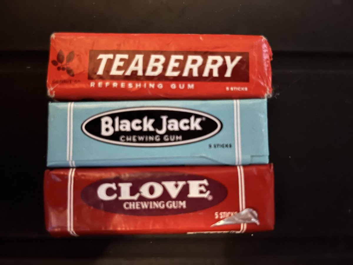Remember old people gum?

😂