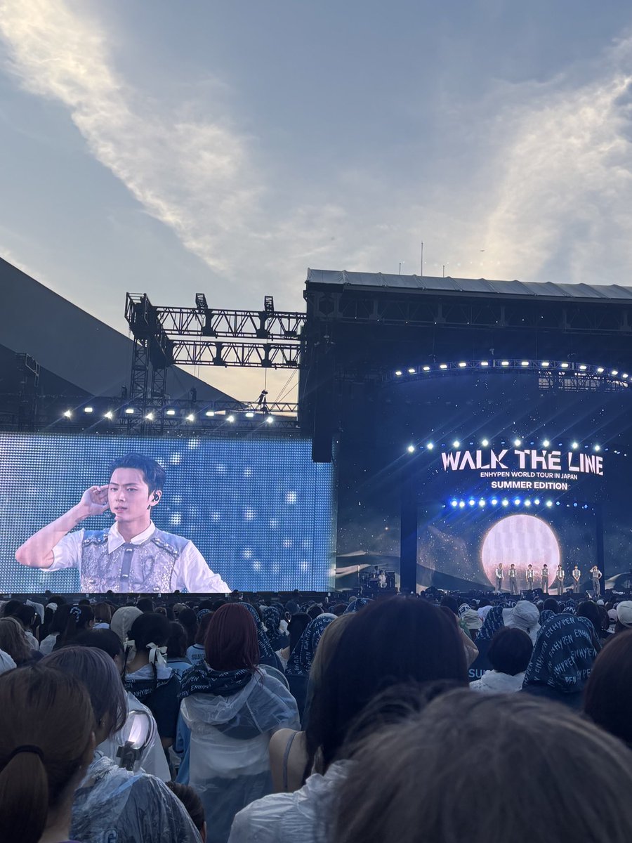 종성이가 아직 해외에 잇는데
내가 왜 한국에 와야해...? 😭😭

그래두 일본에서 외국 엔진친구들도 사귐
하나둘셋! 종성아 고마워~~🫰🏽🫰🏽