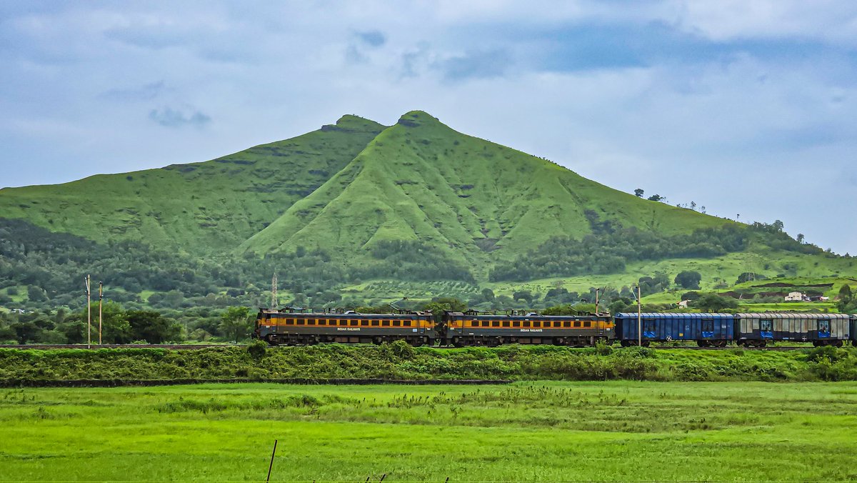 Vandevacha Dongar and WCAM3 Twins with BNCA Load. Manik Khamb, Ghoti. 5th August 2025 #IndianRailways #WCAM3
