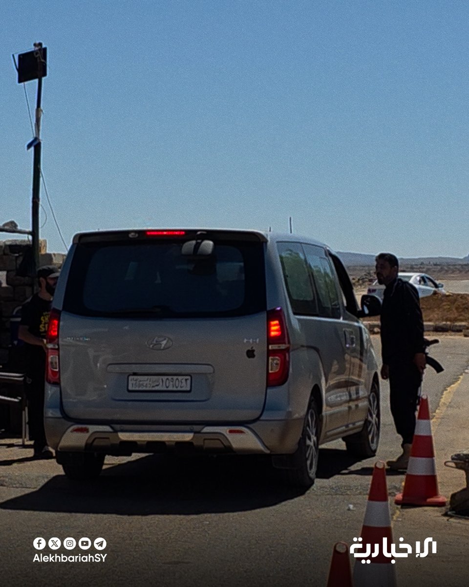 مراسل الإخبارية: دخول ثلاثة صهاريج محروقات للسويداء عبر ممر بصرى الشام الإنساني برفقة الهلال الأحمر السوري بالإضافة لدخول حافلات لإجلاء المدنيين الراغبين بمغادرة المدينة

#الإخبارية_السورية